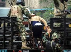 صناعة الخوف: الاستراتيجيات العشرة للحكومات لنشر الخوف في صفوف الجماهير