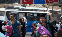 حصاد أخبار الخميس- ضحايا في قصف جوي على ريف إدلب الجنوبي، والمعابر الحدودية مع تركيا تحدد موعد زيارة عيد الفطر -(16-5-2019)