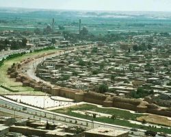 وراء الأسوار ... معارك الكبار والصغار!