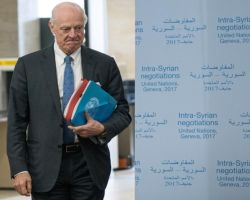 وفد الثورة العسكري يسلم دي ميستورا ملفاً يفضح النظام..ماذا تضمن؟
