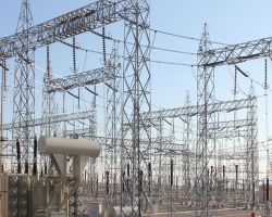 إيران توقع صفقة لبناء 