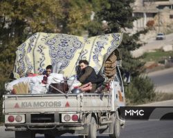 إدلب: موجة نزوح كبيرة بسبب القصف.. ألفا عائلة نازحة خلال يوم واحد