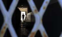المنسيون في سجون النظام: أكثر من 60 ألف معتقل قضوا تحت التعذيب