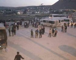 1287 شخصاً من أهالي قدسيا والهامة يصلون إلى قلعة المضيق بريف حماة