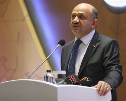 تركيا تحذر الولايات المتحدة من عواقب تسليح الأكراد في سوريا
