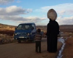 نساء ريف حماة الغربي.. معاناة من حواجز النظام