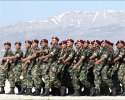 حملة اعتقالات واسعة في الجيش السوري شملت ضباطاً كباراً.. وتصفية جماعية في سجن تدمر