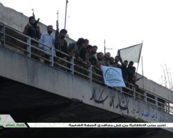 نشرة أخبار سوريا- تحرير دوار الصاخور ومبنى الإطفائية في حلب، وتدمير مبنيين يتحصن بداخلهما 100 عنصر من قوات أسد كانت تتجهز لاقتحام مدينة حرستا -(19_8_2015)