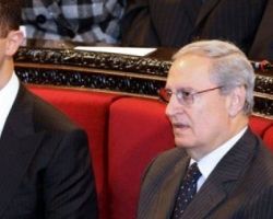 فاروق الشرع .. من آل الأسد إلى العزل