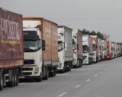 55 شاحنة مساعدات أممية تدخل إدلب 