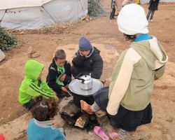 النازحون السوريون يسطرون أسطورة البقاء على قيد الحياة