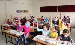 70 ألف طفل سوري يواصلون تعليمهم في مدارس غازي عنتاب، وهذا ما قدمته الولاية لهم