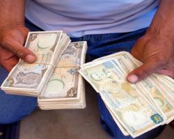 نظام الأسد يسرق رواتب سوريين بالمناطق المحررة