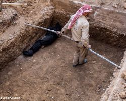 دوما عاجزة عن دفن شهدائها