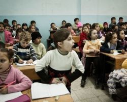 الحكومة التركية تصدر قراراً بإغلاق المدارس السورية في تركيا.. تعرف على تفاصيله