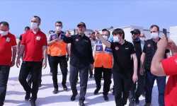 وزير الداخلية التركي يتفقد بناء المخيمات في إدلب
