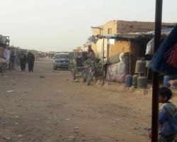 البرد يفاقم مأساة النازحين السوريين في مخيم الركبان