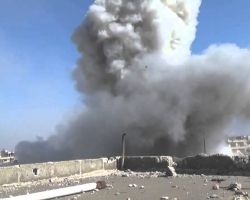 قصف مكثف من قبل قوات النظام على أحياء وبلدات درعا 