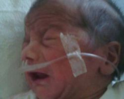 مشفى لبناني يحتجز رضيعاً سورياً حتى إتمام تكاليف ولادته