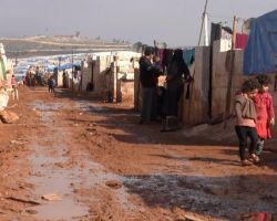 بريطانيا تتعهد بتقديم مساعدات طبية للنازحين في إدلب