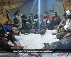 نشرة أخبار سوريا- المجاهدون يقتلون 30 عنصراً من قوات أسد وحزب الله ويأسرون 15 آخرين في القلمون، ويتصدون لأعنف هجمة لقوات النظام على منطقة الملاح في حلب -(7-7-2016)
