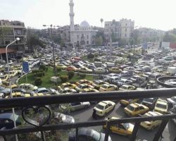 البنزين:النظام يواجه الظاهرة.. ويعجز أمام الأزمة
