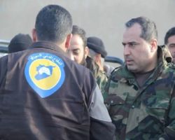 قيادات من الفرقة 13 تكرم عناصر الدفاع المدني بمدينة معرة النعمان بإدلب