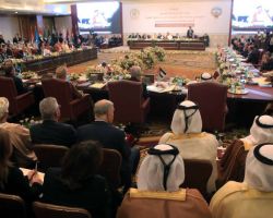 العرب من حفرة إلى منحدر