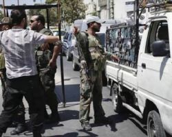 النظام يشن حملة اعتقالات لتجنيد الشباب قسرياً في ريف حماة