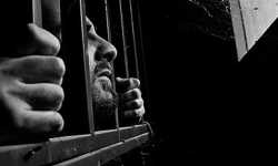 معتقل سابق يروي تفاصيل تعذيب صادمة في سجون الأسد