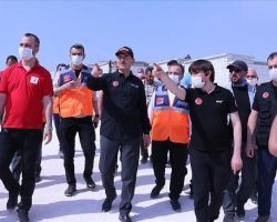 وزير الداخلية التركي يتفقد بناء المخيمات في إدلب