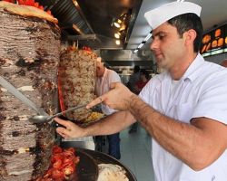 مصر تكشف عن عدد اللاجئين السوريين على أراضيها