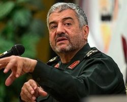الحرس الثوري الإيراني يلوّح بالبقاء في سورية 