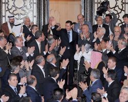 استعراض ديمقراطي على أشلاء السوريين