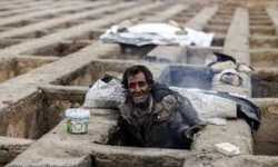 بسبب فقرهم الشديد: 50 إيرانياً يسكنون القبور!
