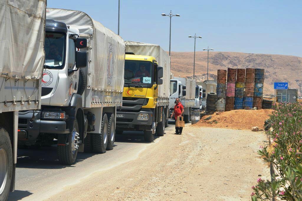 دخول أول قافلة مساعدات إنسانية إلى الغوطة الشرقية بريف دمشق