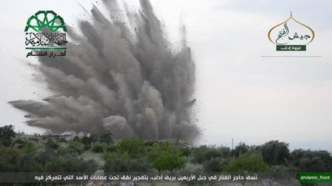 نشرة أخبار سوريا- جيش الفتح يسيطر على حاجز الفنار بجبل الأربعين ويحرر 4 حواجز ويدمر عدة آليات على طريق أريحا، ويقتل 35 عنصراً من حزب الله في القلمون- (12_5_2015)
