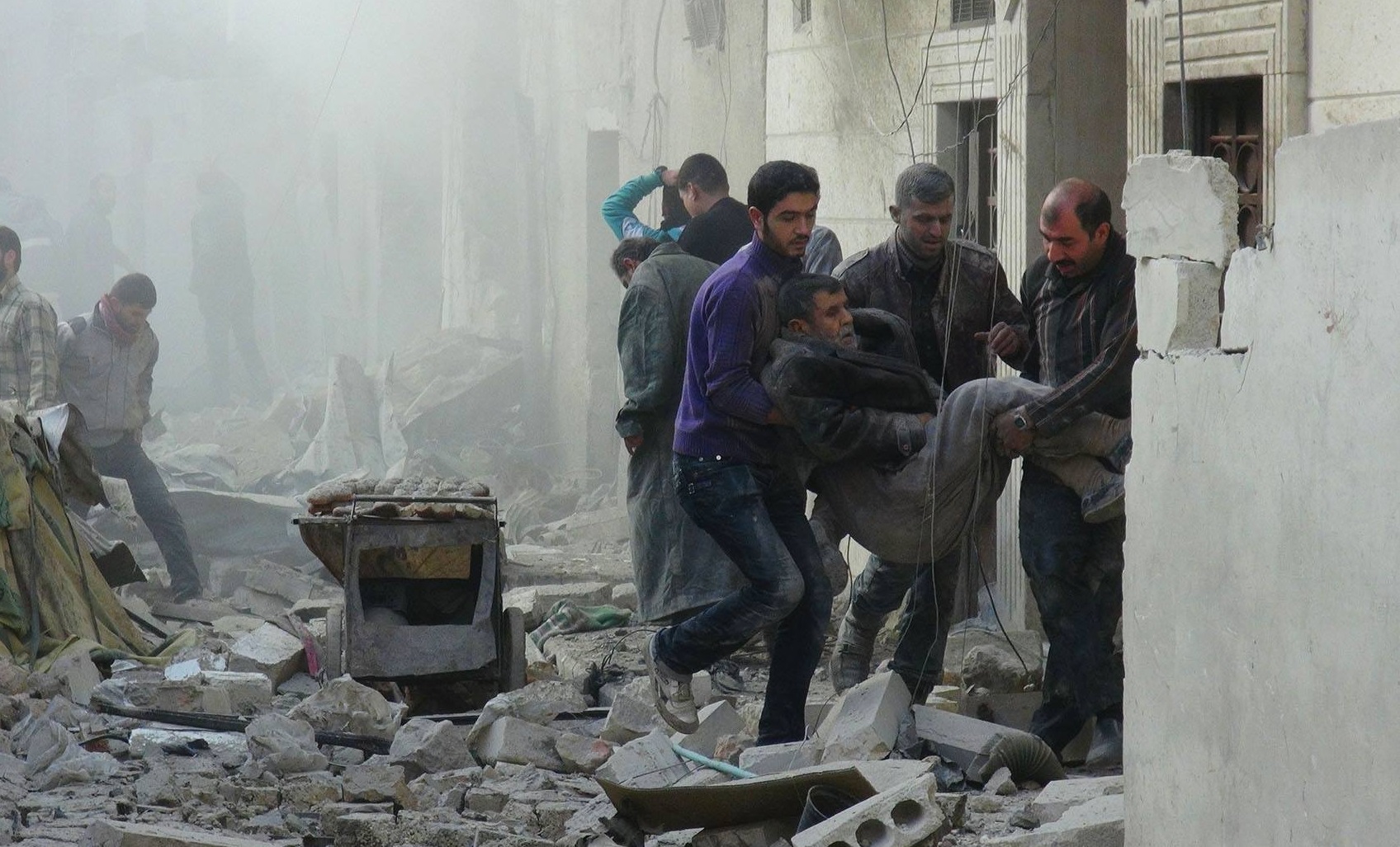 33 قتيلاً -تقبلهم الله في الشهداء- حصيلة ضحايا القصف الروسي الأسدي يوم أمس