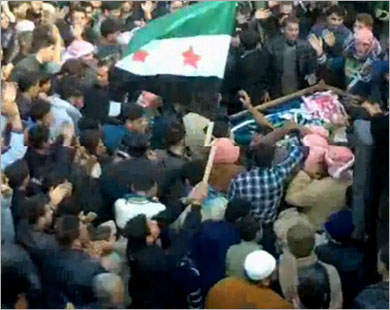 33 قتيلاً بينهم جنود ومنشقون بسوريا