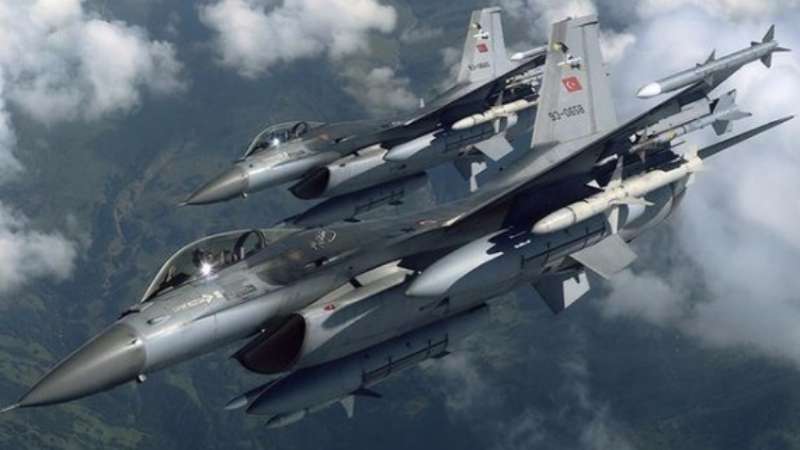 الطيران التركي يستهدف 15 موقعاً لتنظيم الدولة في مدينة الباب