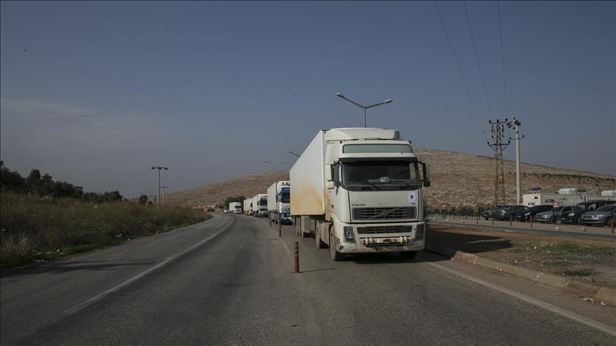 دخول قافلة مساعدات إنسانية إلى مدينة إدلب