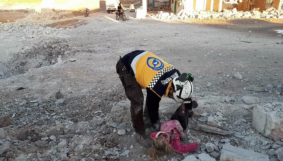 5 شهداء ضحايا قصف روسي على قرية الزرزور جنوب إدلب