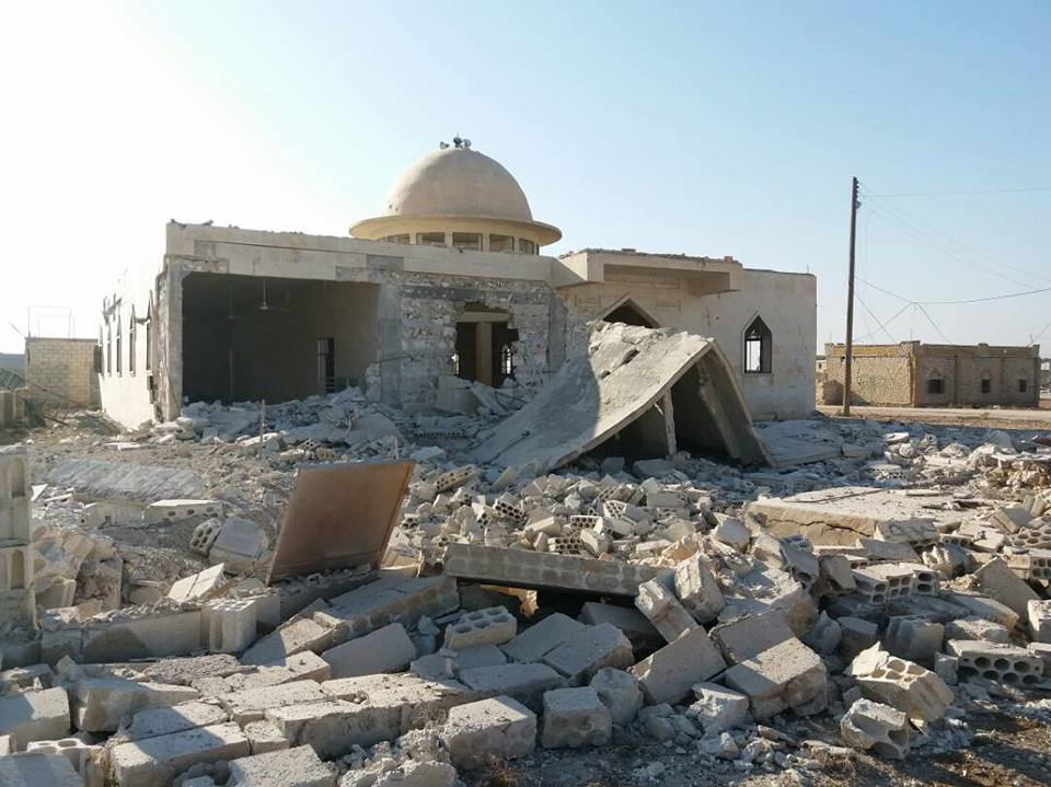 غارات روسية تدمر مسجداً في 