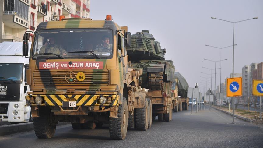 تركيا تدفع بمزيد من التعزيزات العسكرية نحو الحدود مع سورية