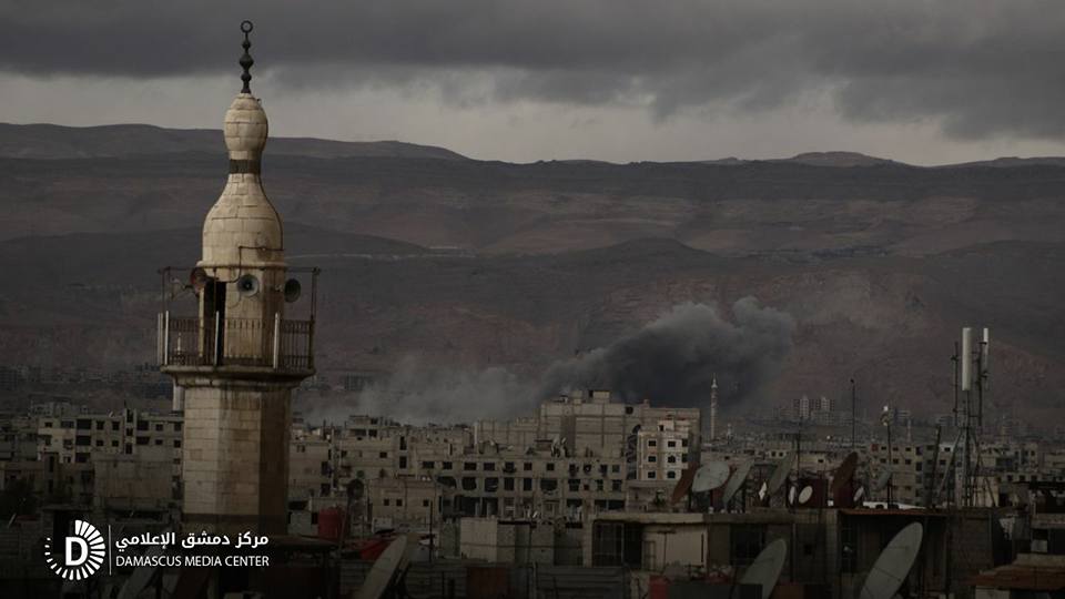 قوات النظام تستهدف مدينة حرستا في ريف دمشق بأكثر من 60 صاروخاً