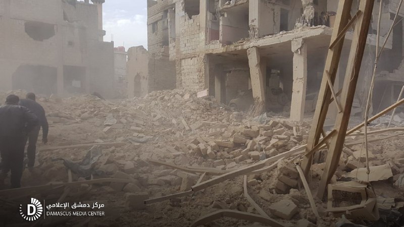 30 شهيداً وعشرات الجرحى بقصف على الغوطة الشرقية منذ الصباح