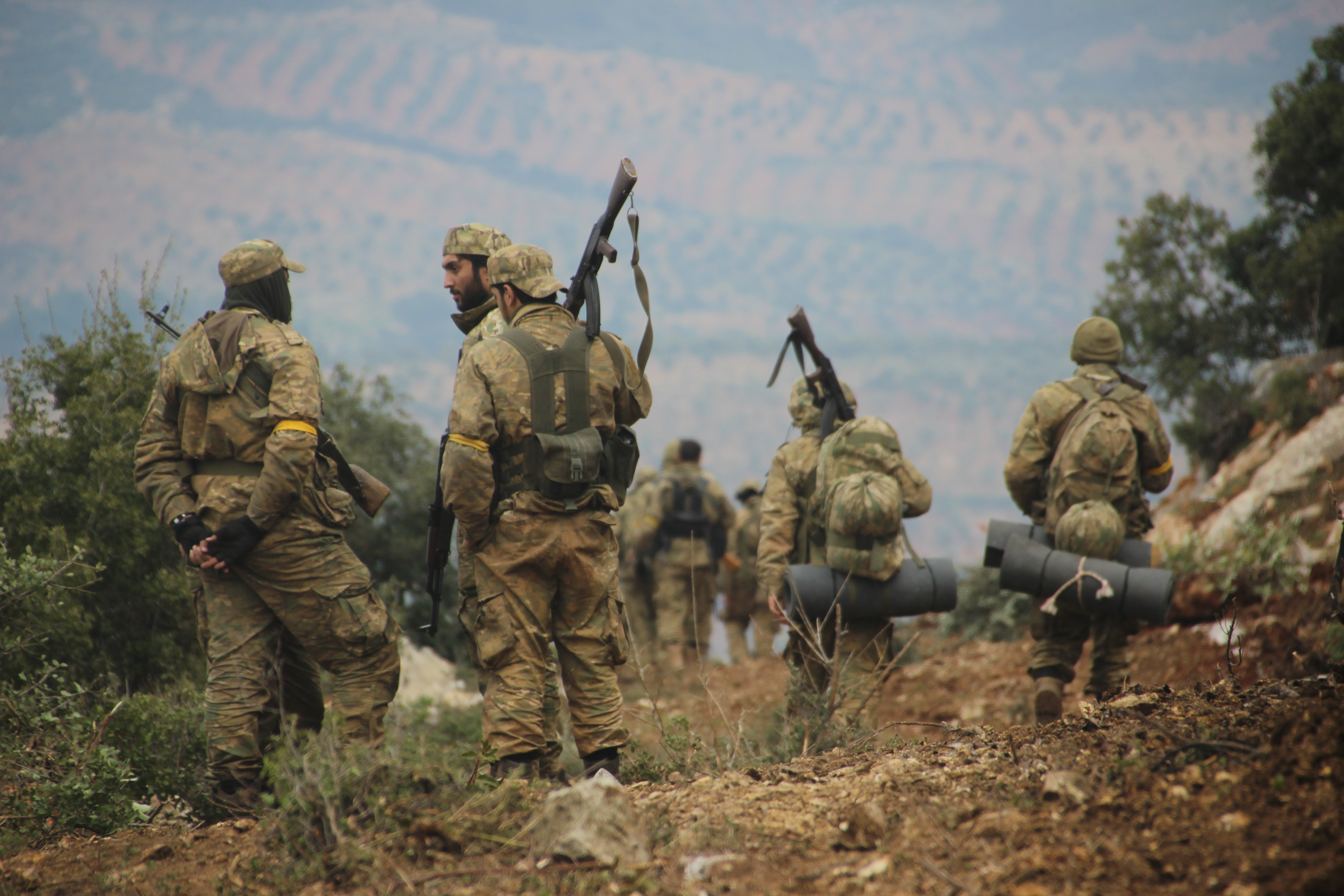 الجيش الحر يفتح ممراً بين إدلب ومناطق سيطرته غربي عفرين