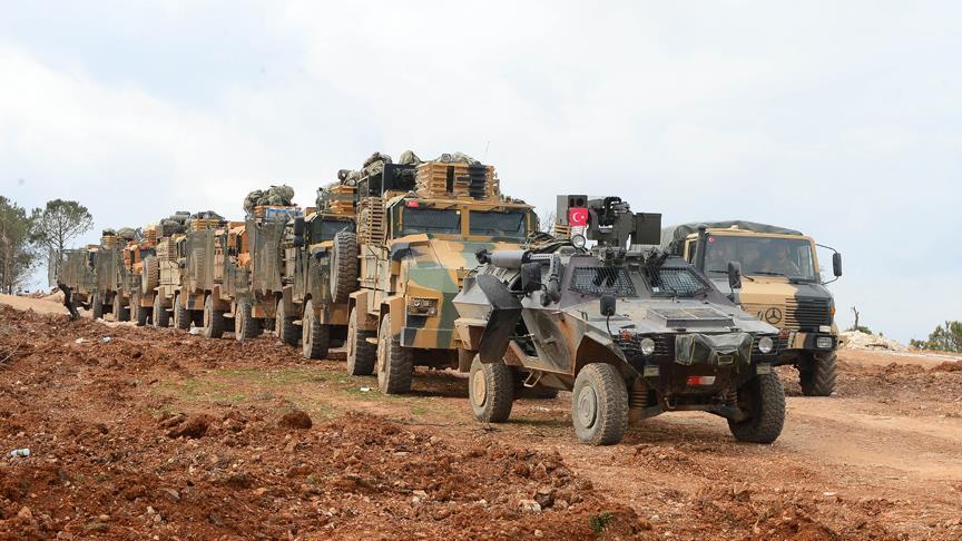 الجيش التركي يدفع بتعزيزات عسكرية نحو الحدود السورية