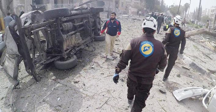11 قتيلاً وعشرات الجرحى حصيلة انفجار سيارة مفخخة أمام المشفى المركزي في إدلب 