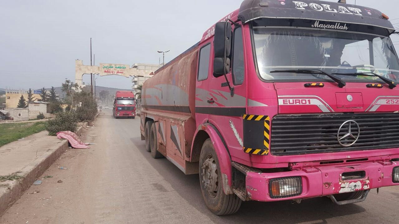 طريق إعزاز-إدلب مفتوح أمام الشاحنات التجارية ابتداءً من الغد